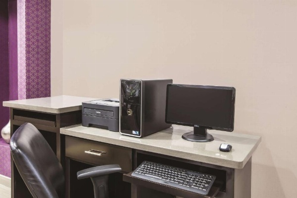 La Quinta Inn & Suites by Wyndham Baton Rouge Denham Springs image 30
